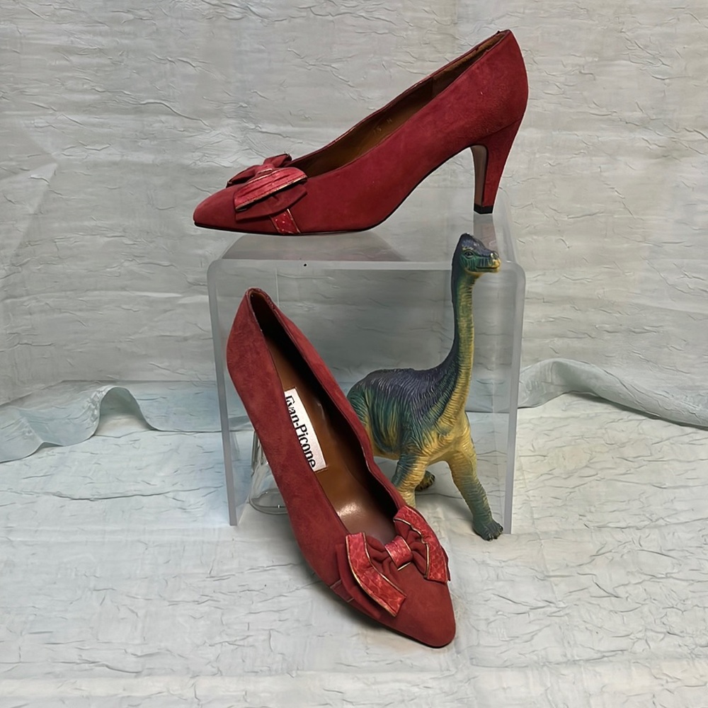 Evan Picone Dusky Red Suede Bowed Pointed Toe Vintage Heels | Spain | size 7.5N
